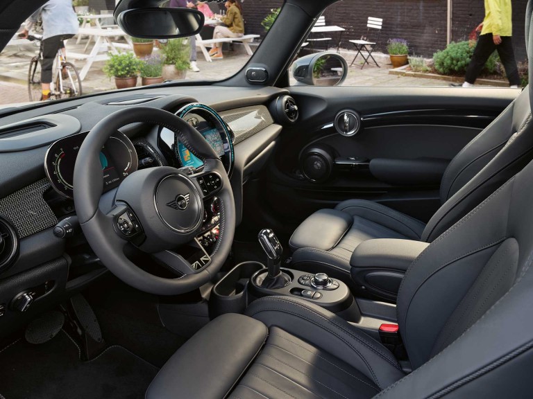 2019 Mini 3 Door Hatchback Walkaround, Interior, Drive 